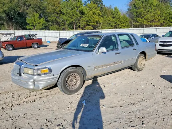 1995 Lincoln Town Car Executive