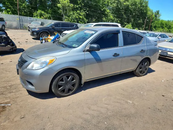 2013 Nissan Versa SL