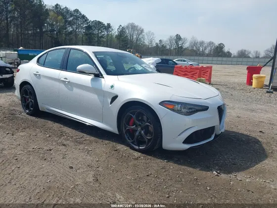 2018 Alfa Romeo Giulia Quadrifoglio QUADRIFOGLIO RWD