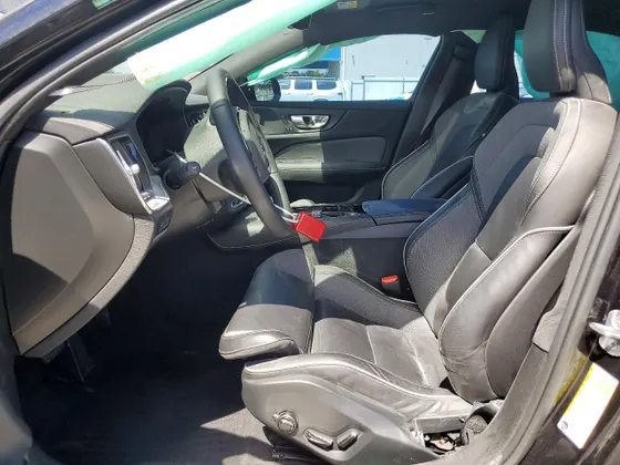 2024 Volvo S60 Recharge Plug-In Hybrid Plus Black Edition
