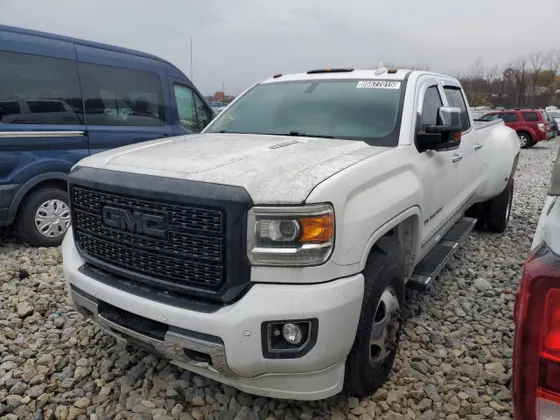 2015 GMC Sierra 3500HD Denali