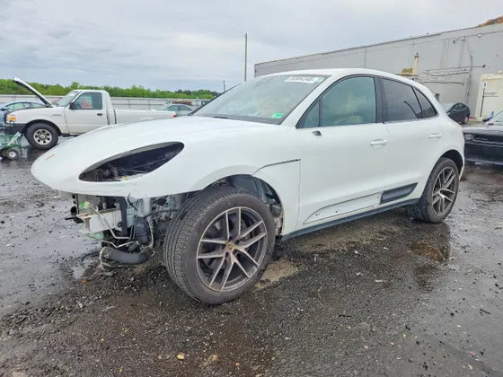2022 Porsche Macan