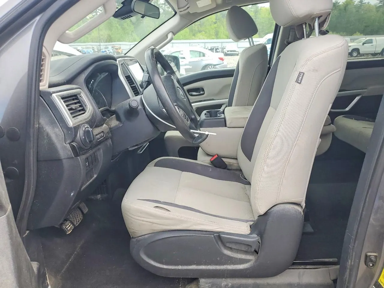 2021 Nissan Titan SV