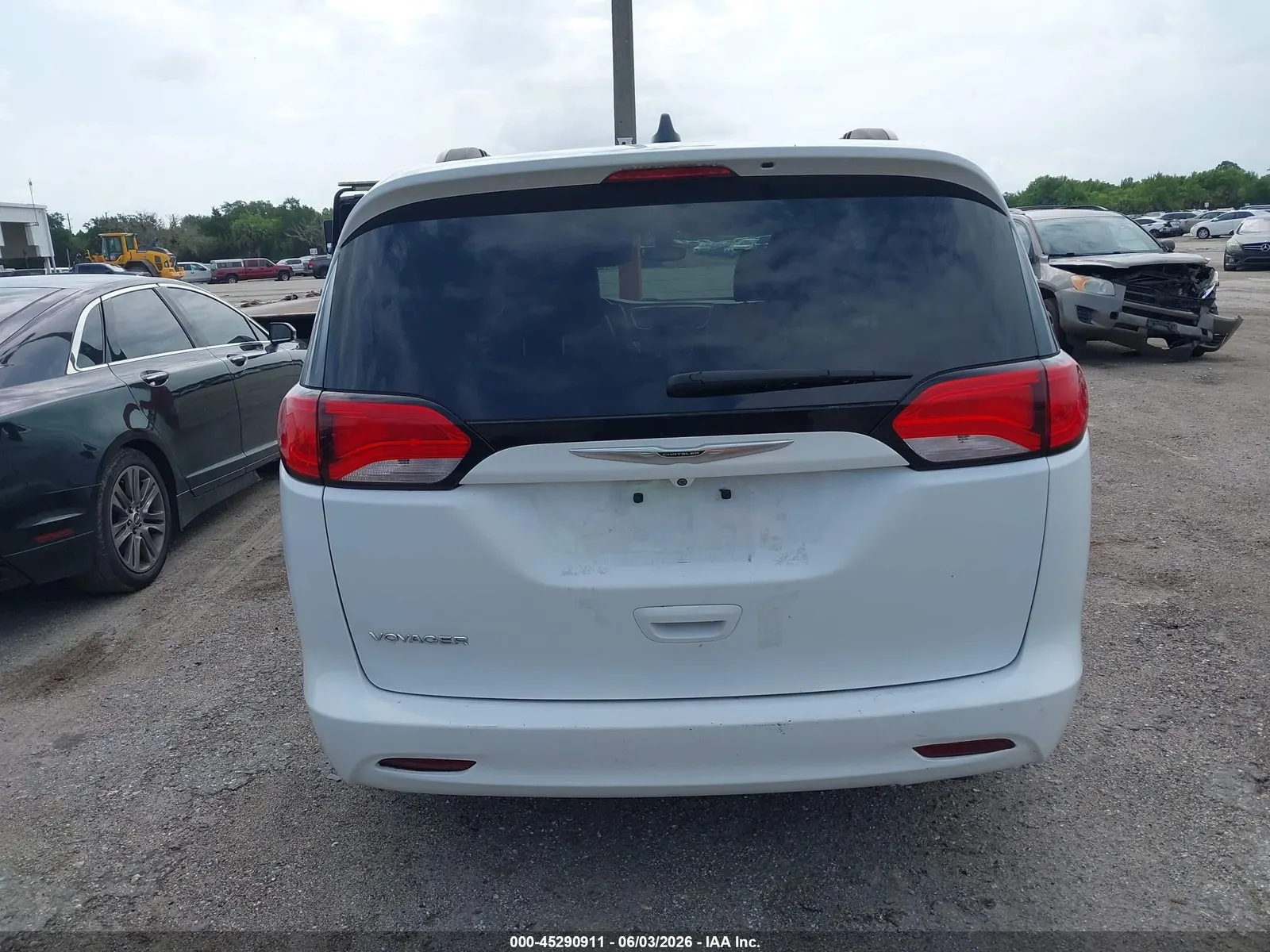 2021 Chrysler Voyager LXI