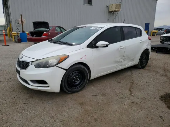 2016 Kia Forte 5-Door LX
