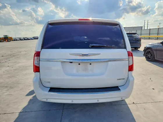 2013 Chrysler Town & Country Limited