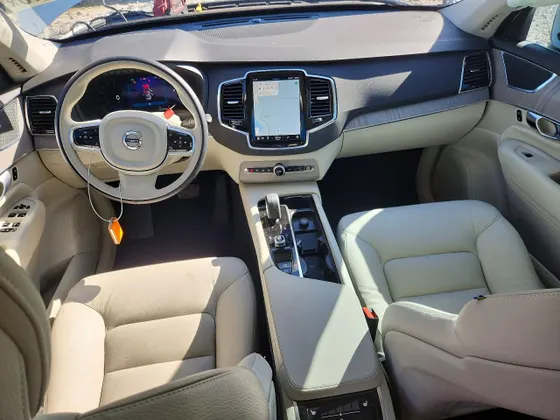 2025 Volvo XC90 Plug-In Hybrid Plus