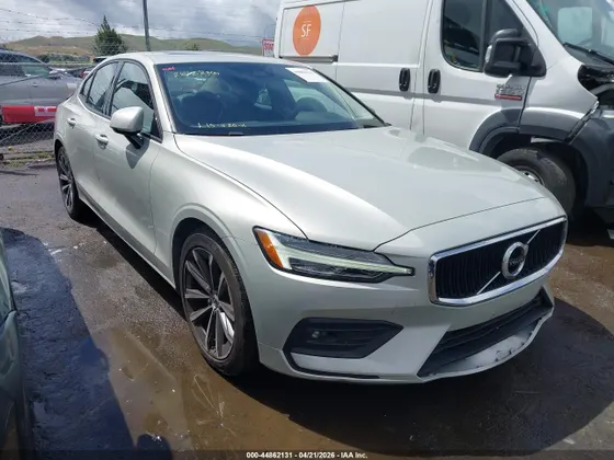 2021 Volvo S60 Momentum