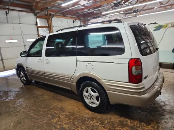2002 Pontiac Montana w/1SA Pkg