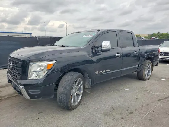 2020 Nissan Titan SV