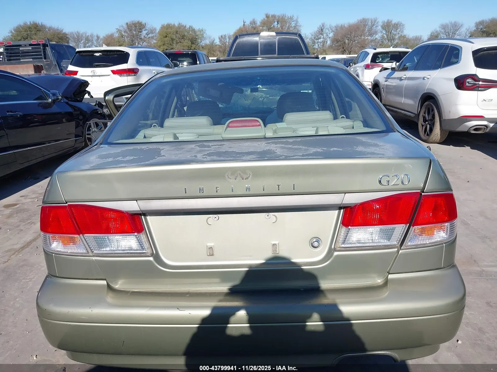 2001 INFINITI G20 Luxury