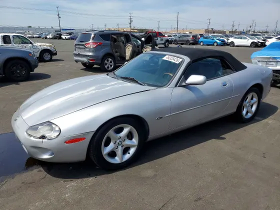 2000 Jaguar XK8