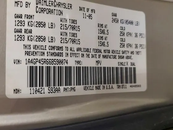 2006 Chrysler Town & Country SWB TOWN & COUNTRY