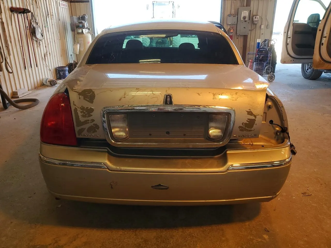 2010 Lincoln Town Car Signature Limited