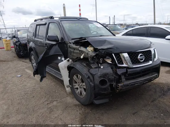 2009 Nissan Pathfinder SE