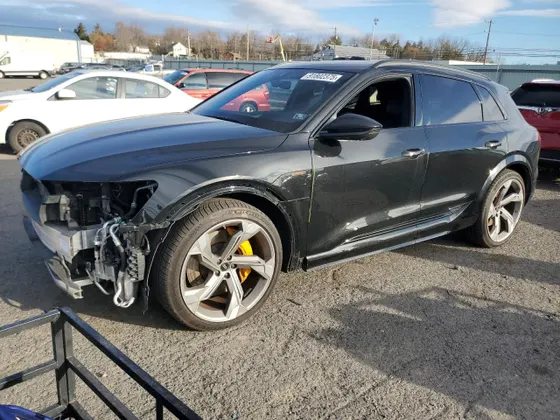 2023 Audi e-tron S Prestige