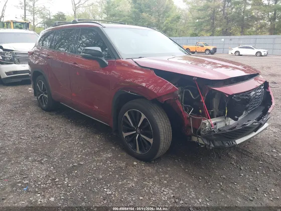 2022 Toyota Highlander XSE