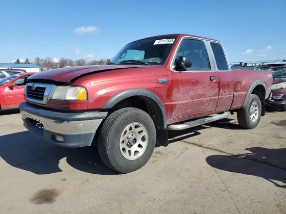 2000 Mazda B-Series 4WD Truck SE