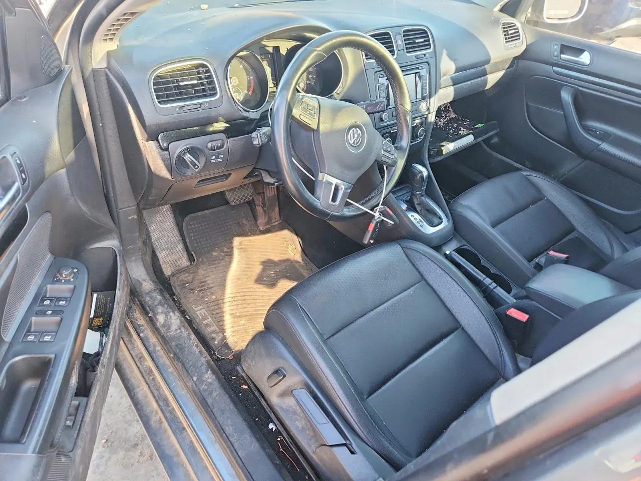 2013 Volkswagen Jetta SportWagen TDI w/Sunroof & Nav