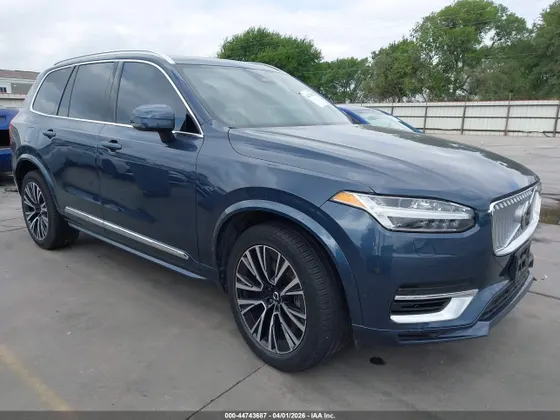 2024 Volvo XC90 Recharge Plug-In Hybrid Plus Bright Theme