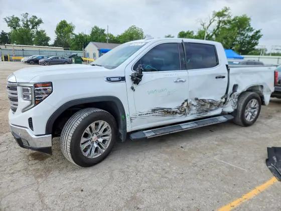 2022 GMC Sierra 1500 SLT