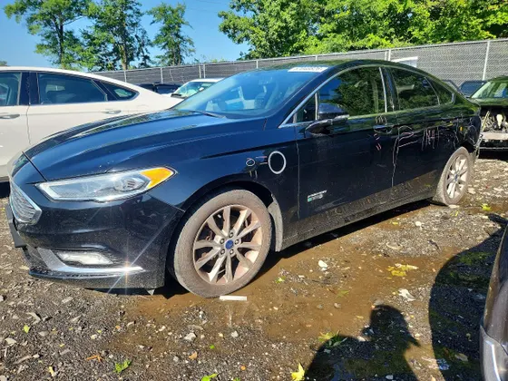 2017 Ford Fusion Energi SE