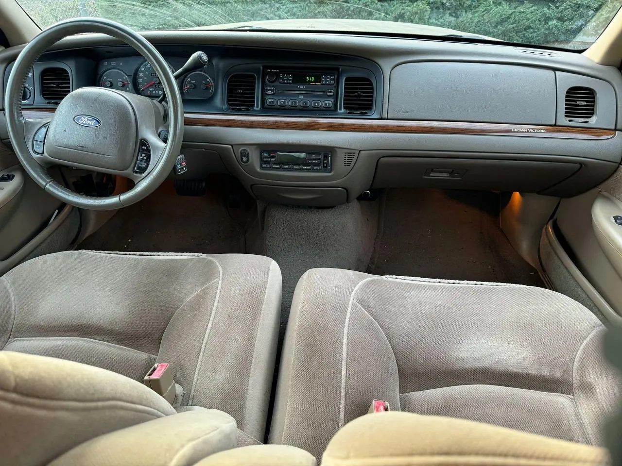 2001 Ford Crown Victoria LX