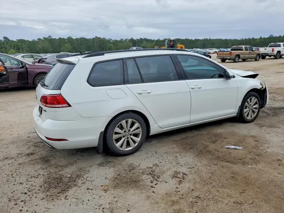 2019 Volkswagen Golf SportWagen S