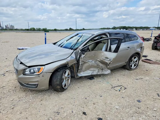 2015 Volvo V60 T5 Drive-E Premier