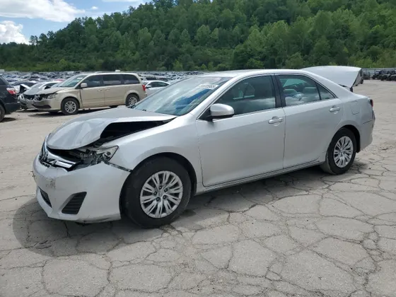 2013 Toyota Camry LE