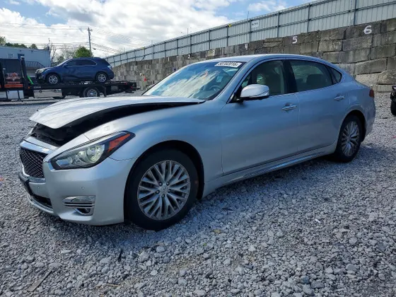 2015 INFINITI Q70L