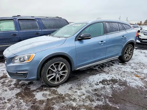 2018 Volvo V60 Cross Country