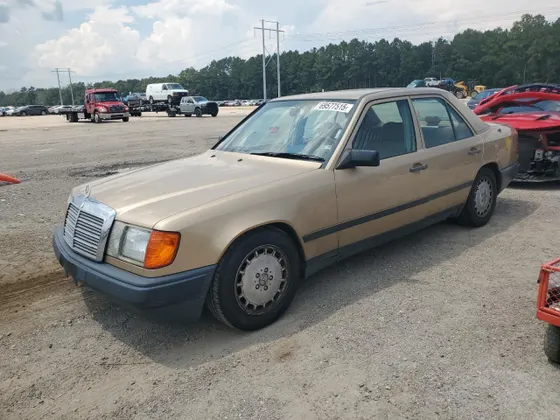 1987 Mercedes-Benz 260 Series E