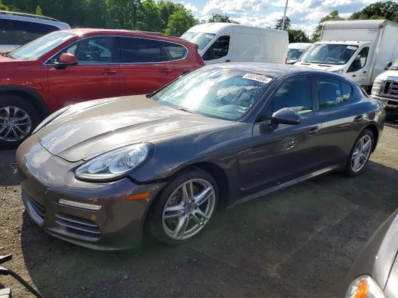 2015 Porsche Panamera 4