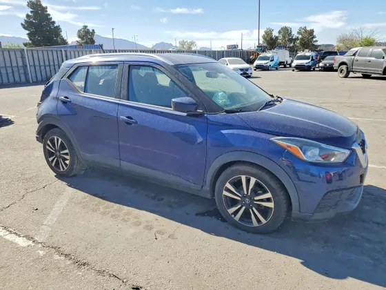 2020 Nissan Kicks SV