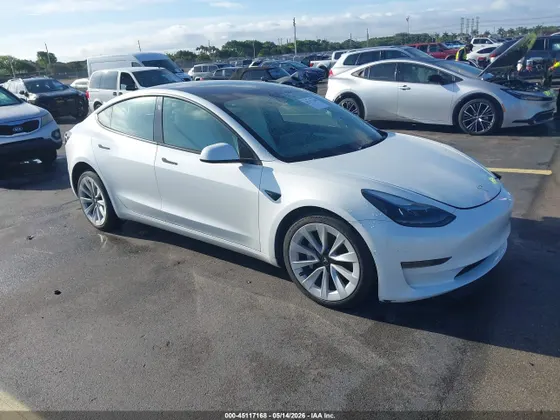 2022 Tesla Model 3 REAR-WHEEL DRIVE