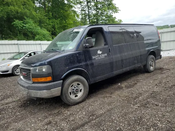 2012 GMC Savana Passenger LT