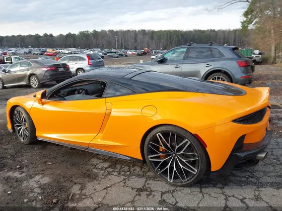 2023 McLaren GT