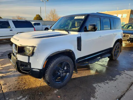 2025 Land Rover Defender X-Dynamic SE