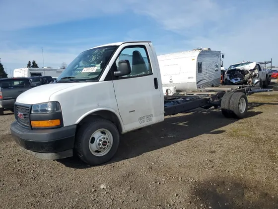 2023 GMC Savana Commercial Cutaway CUTAWAY G3500