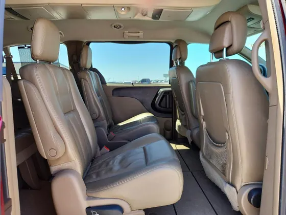 2013 Chrysler Town & Country Touring