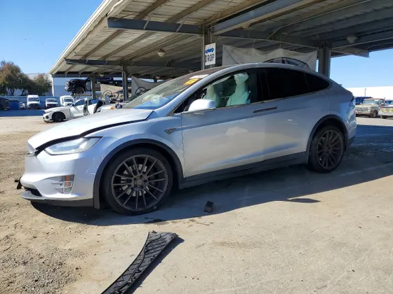 2016 Tesla Model X 70D