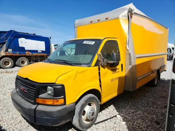 2012 GMC Savana Commercial Cutaway SAVANA