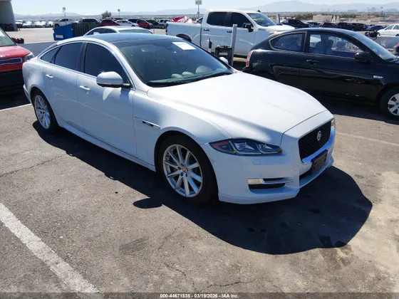 2016 Jaguar XJ R-Sport