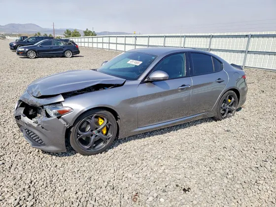 2019 Alfa Romeo Giulia Ti Sport