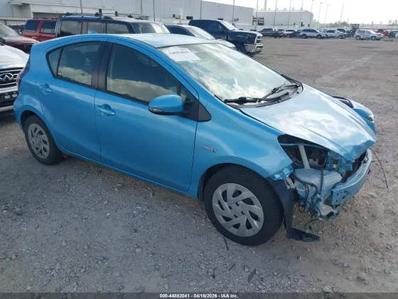 2016 Toyota Prius c Two