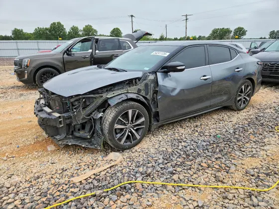 2020 Nissan Maxima SV