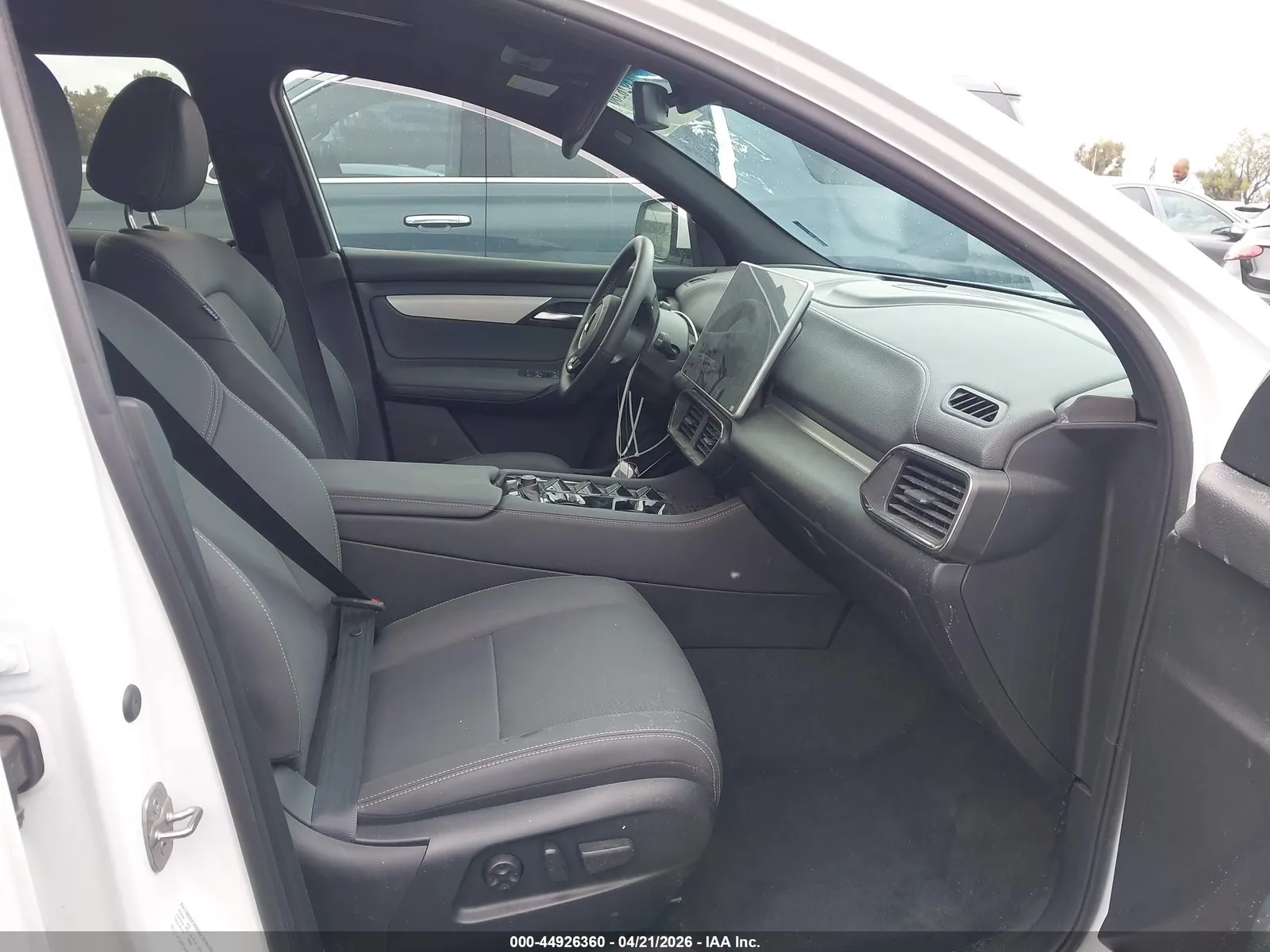 2025 VinFast VF 8 Plus