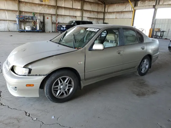 2002 INFINITI G20 Luxury
