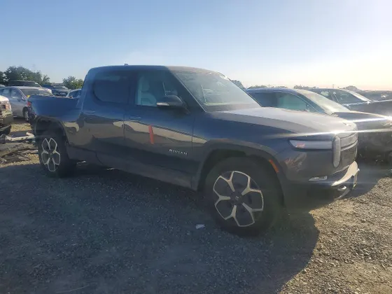 2024 Rivian R1T Adventure